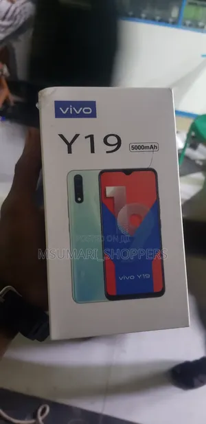 New Vivo Y19 128 GB Black