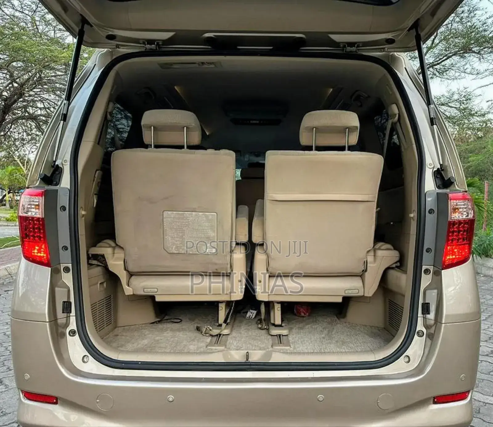 Toyota Alphard 2007 Gold