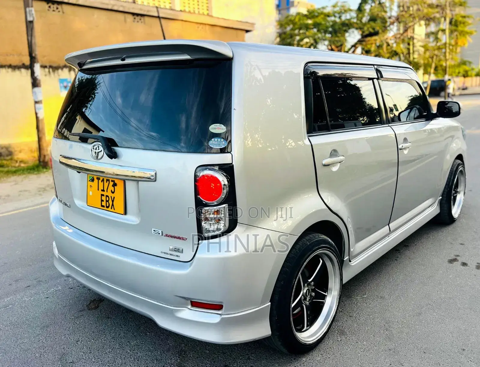Toyota Corolla Rumion 2011 Silver