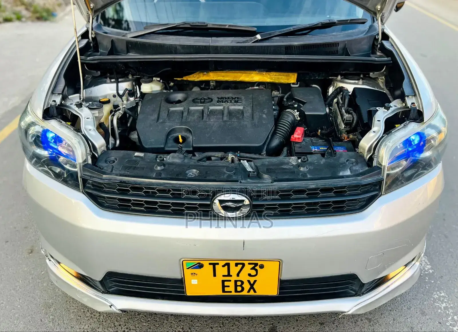 Toyota Corolla Rumion 2011 Silver