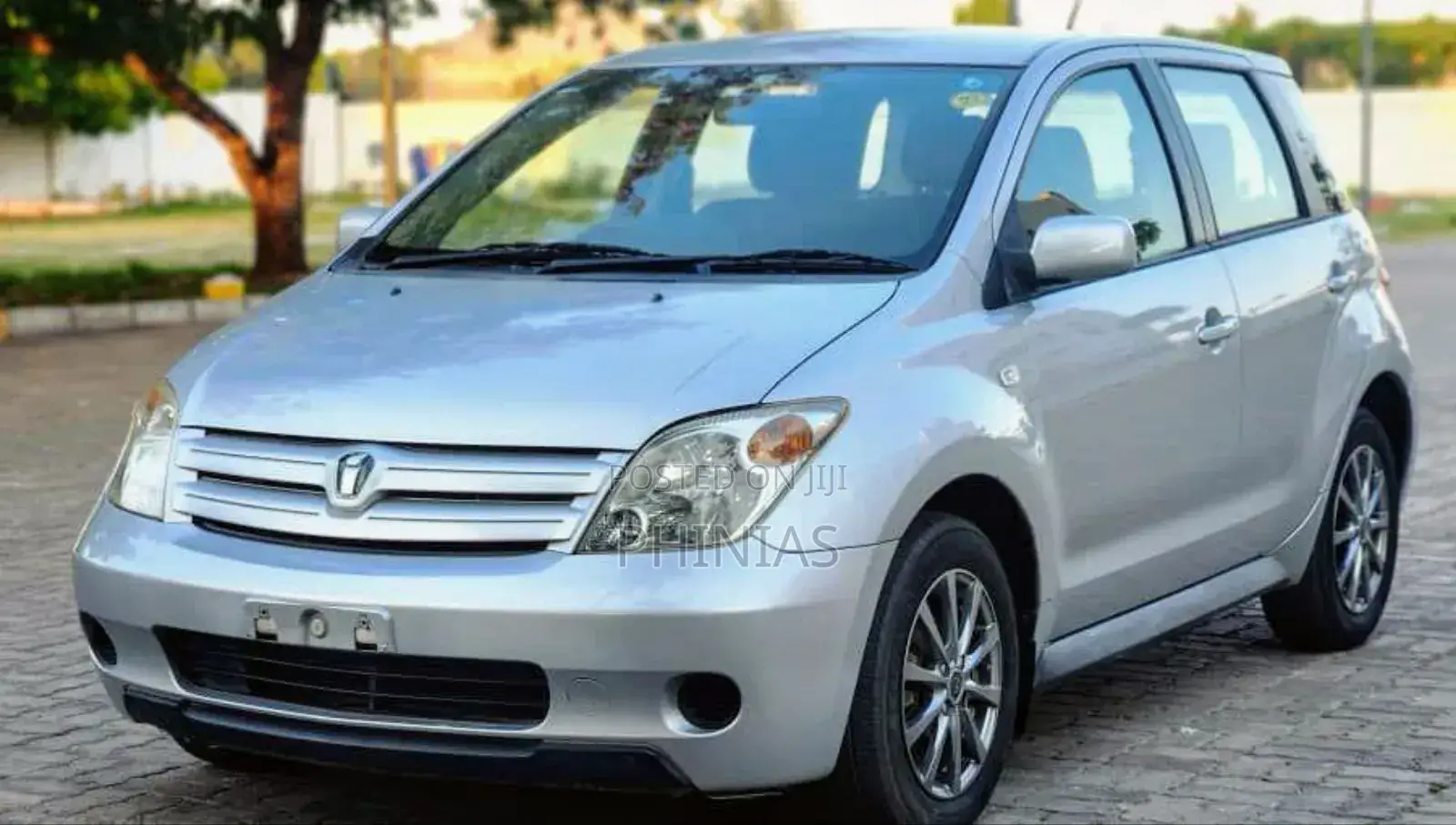 Toyota IST 2004 Silver