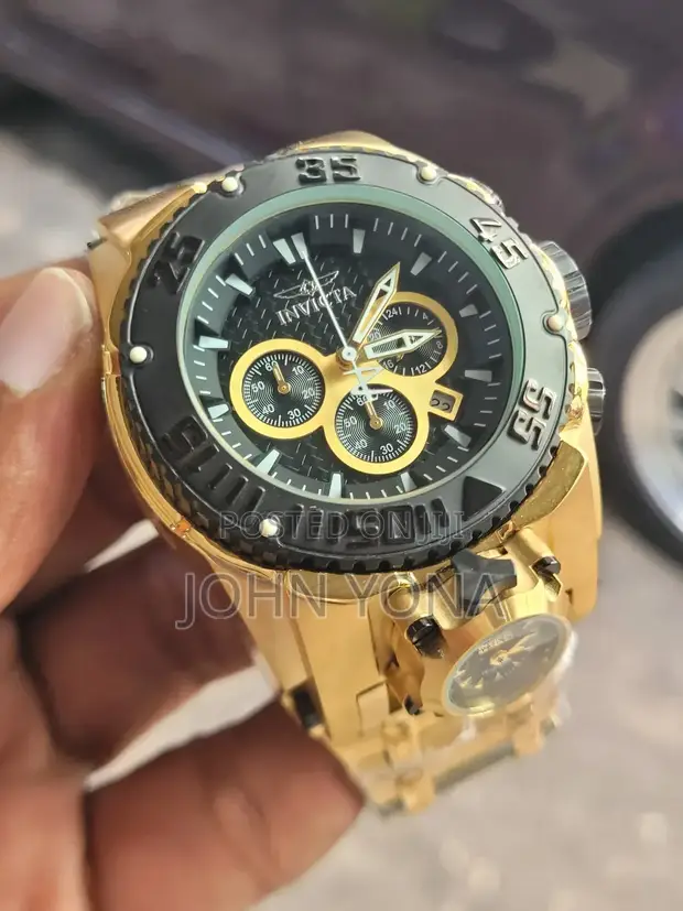 Invicta Bolt Zeus Magnum Men's Watch With a Black Dial and Gold