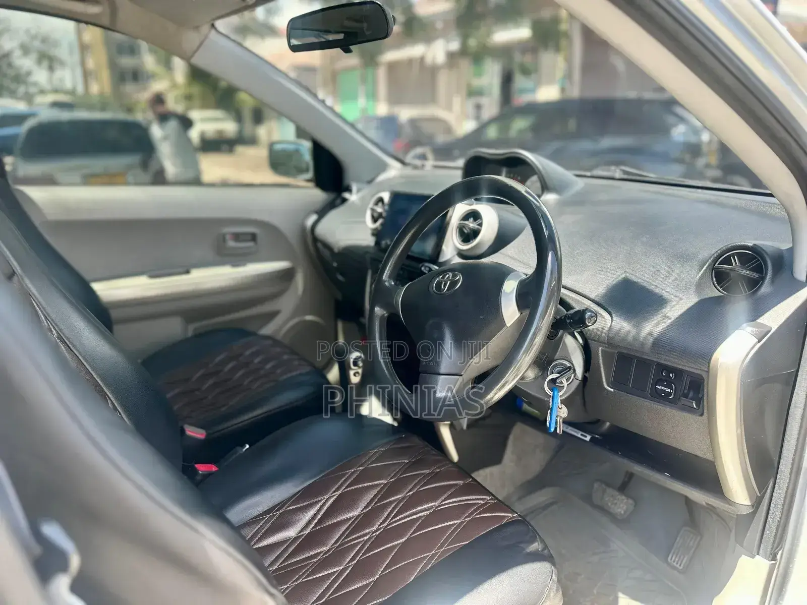 Toyota IST 2004 Silver