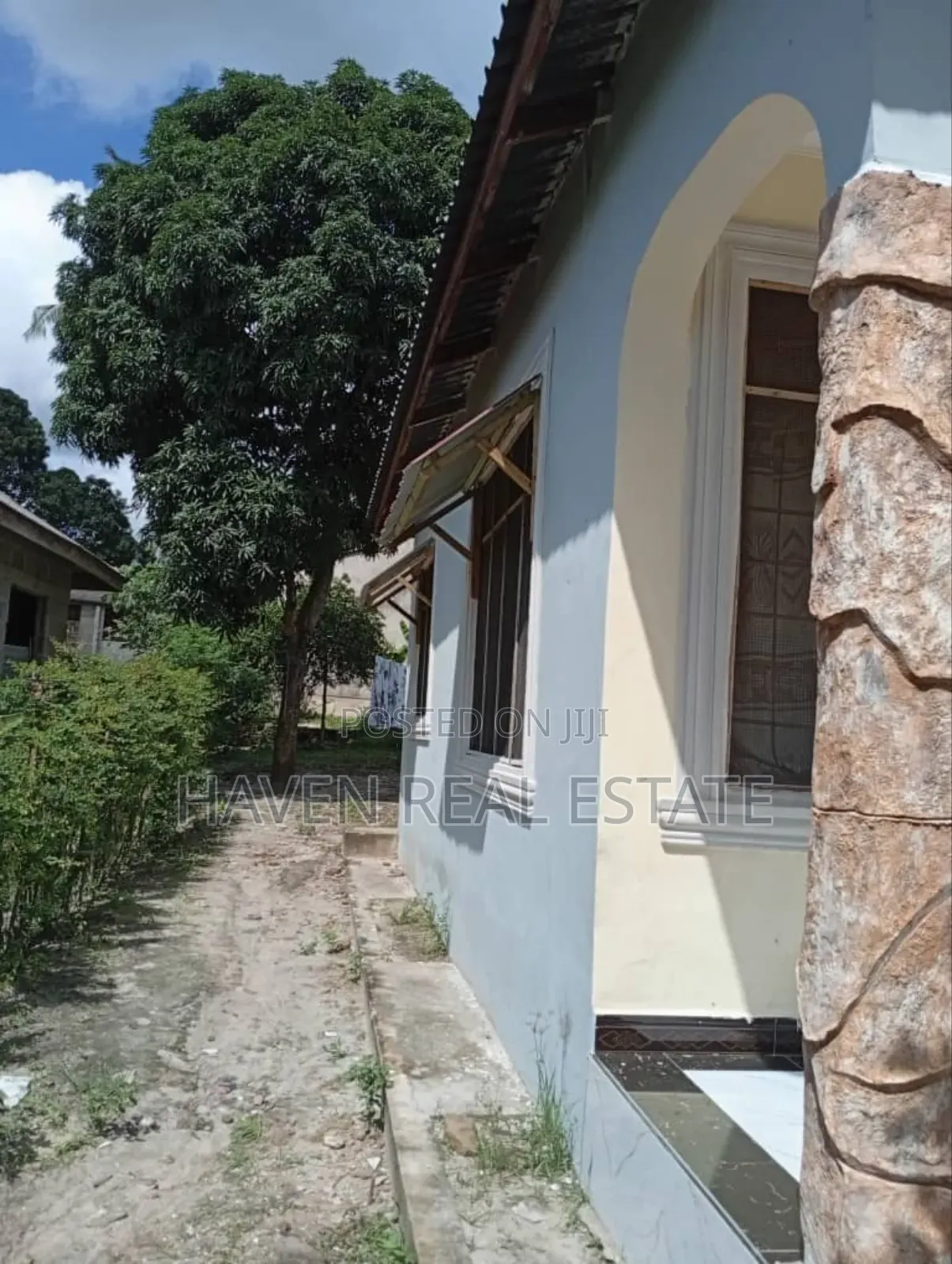 3bdrm House in Goba for sale