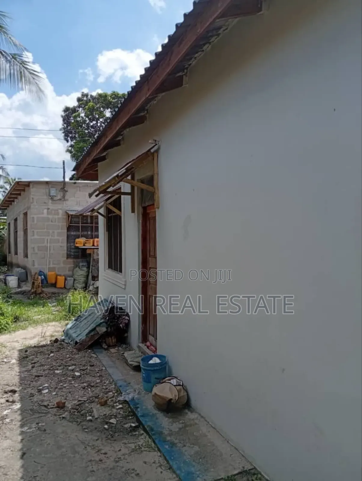 3bdrm House in Goba for sale