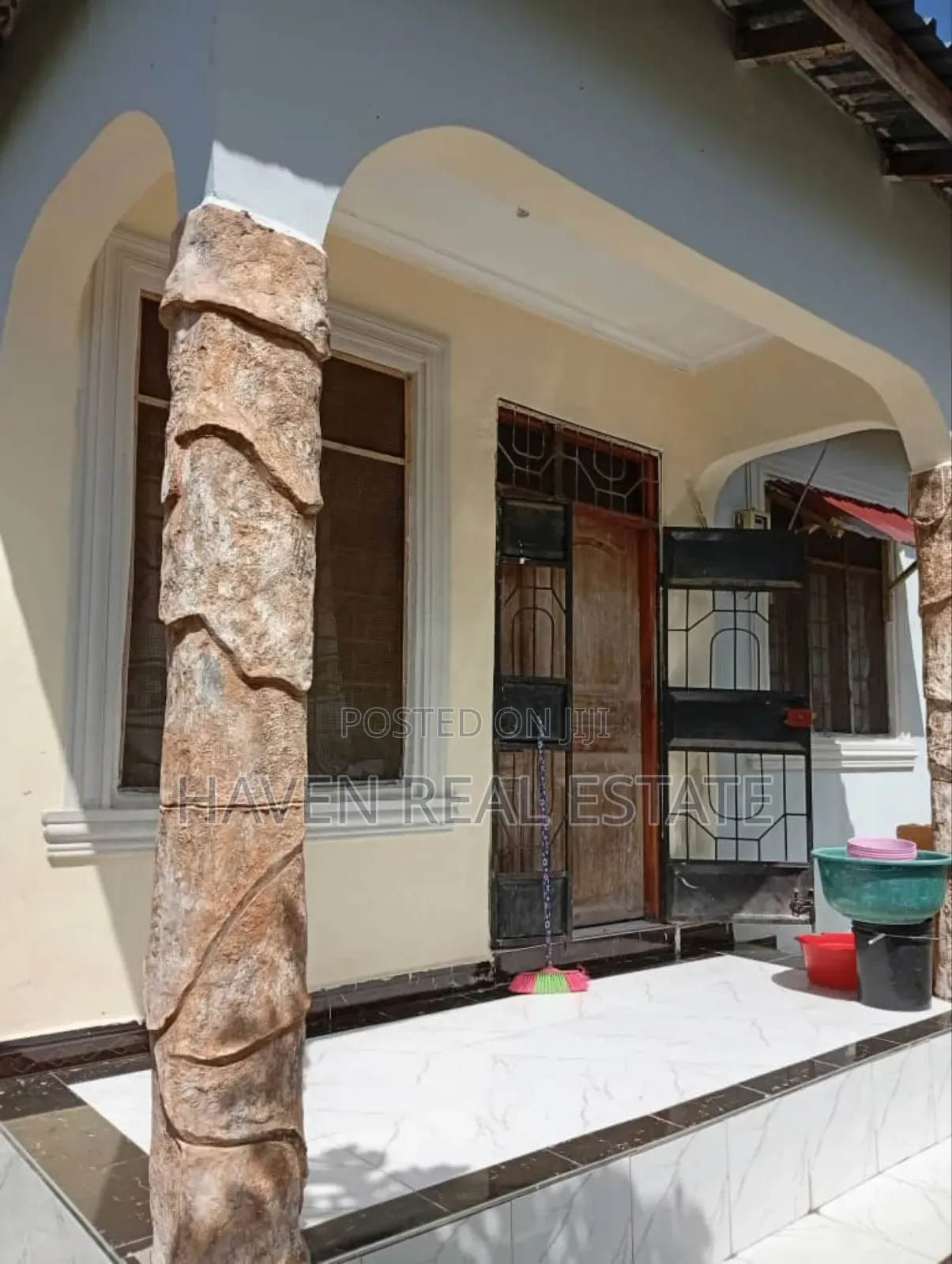 3bdrm House in Goba for sale