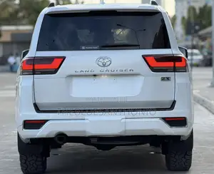 Toyota Land Cruiser 2024 White