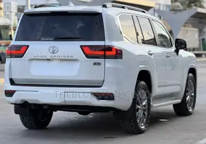 Toyota Land Cruiser 2024 White