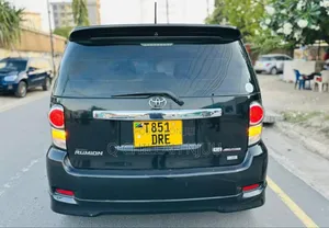 Toyota Corolla Rumion 2010 Black