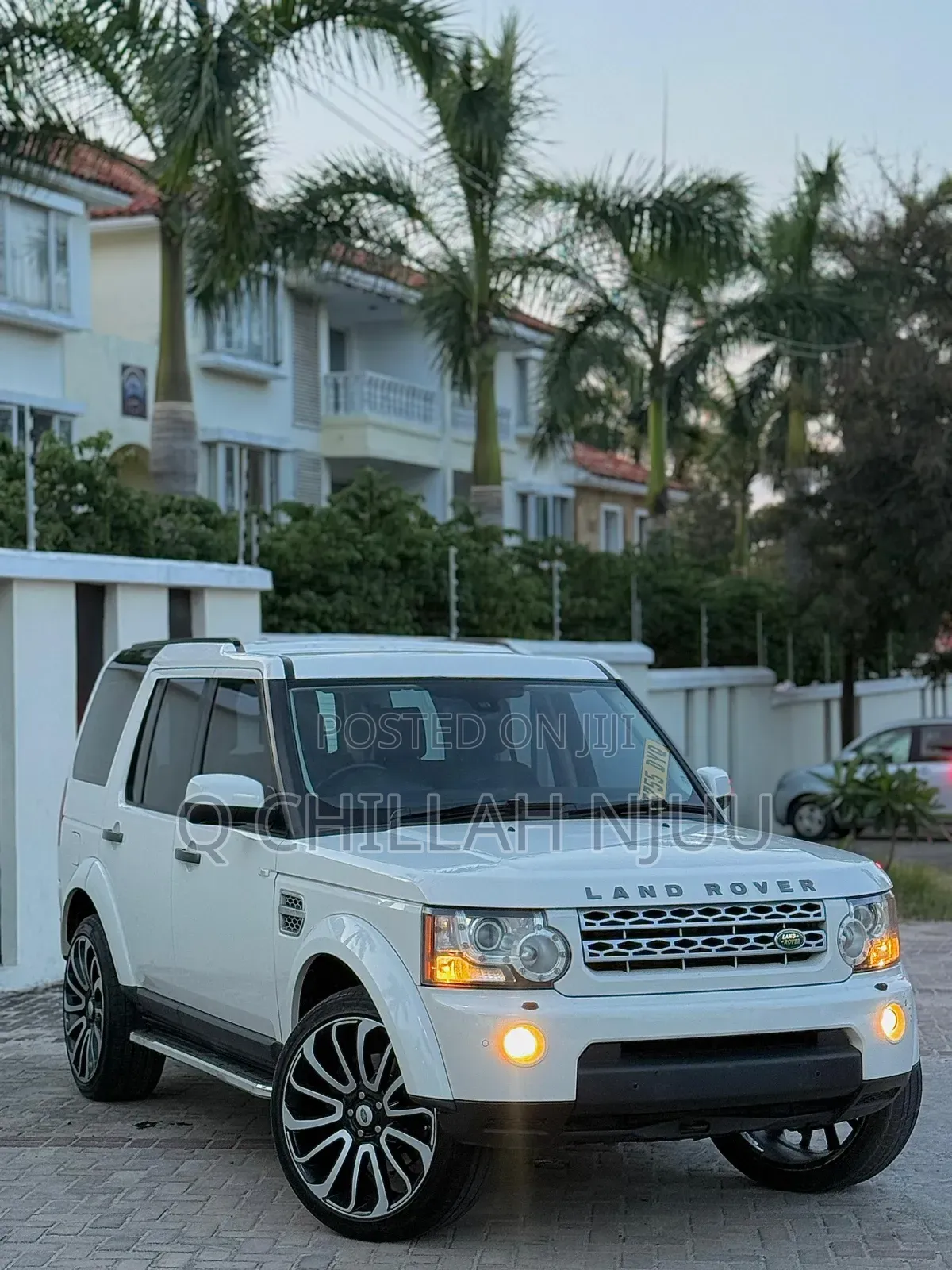 Land Rover Discovery 2010 White