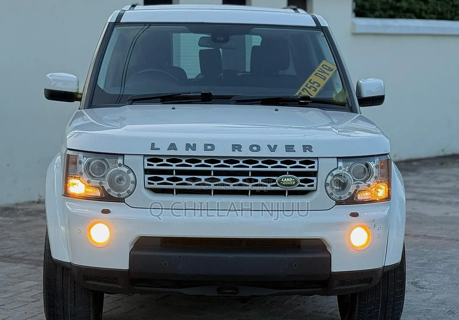 Land Rover Discovery 2010 White