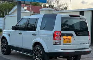 Land Rover Discovery 2010 White