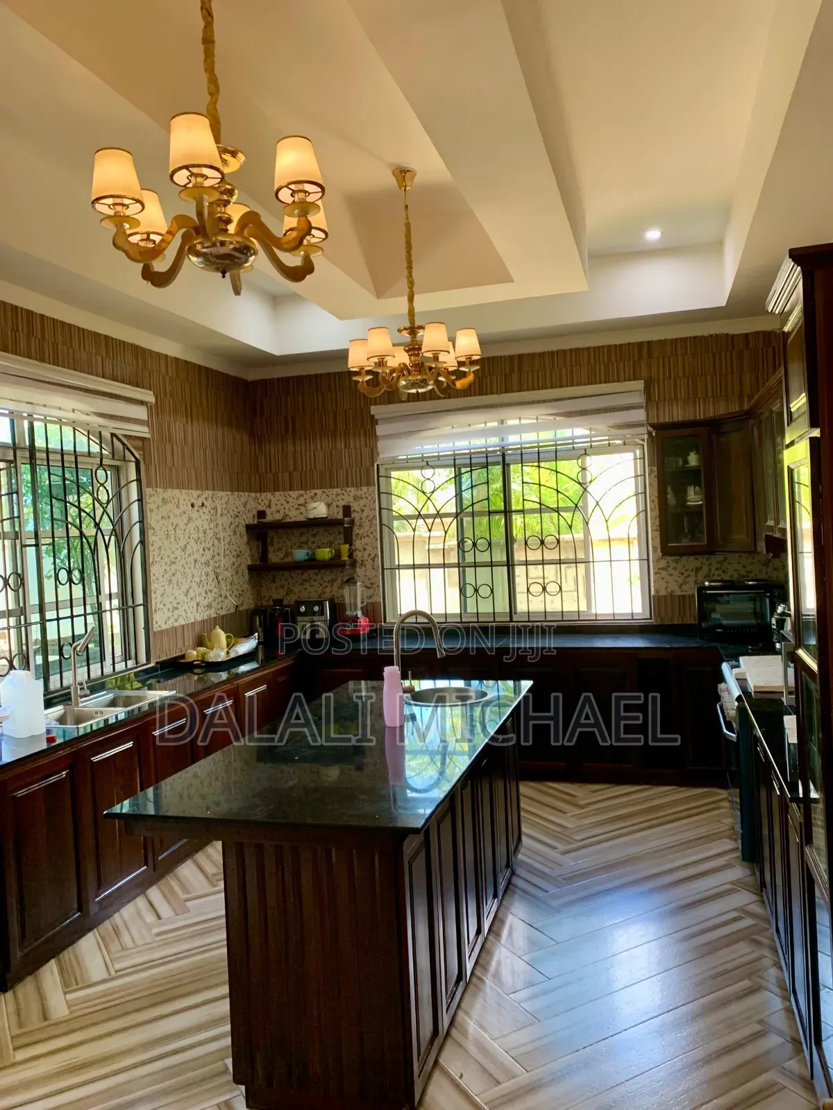5bdrm House in Goba for sale