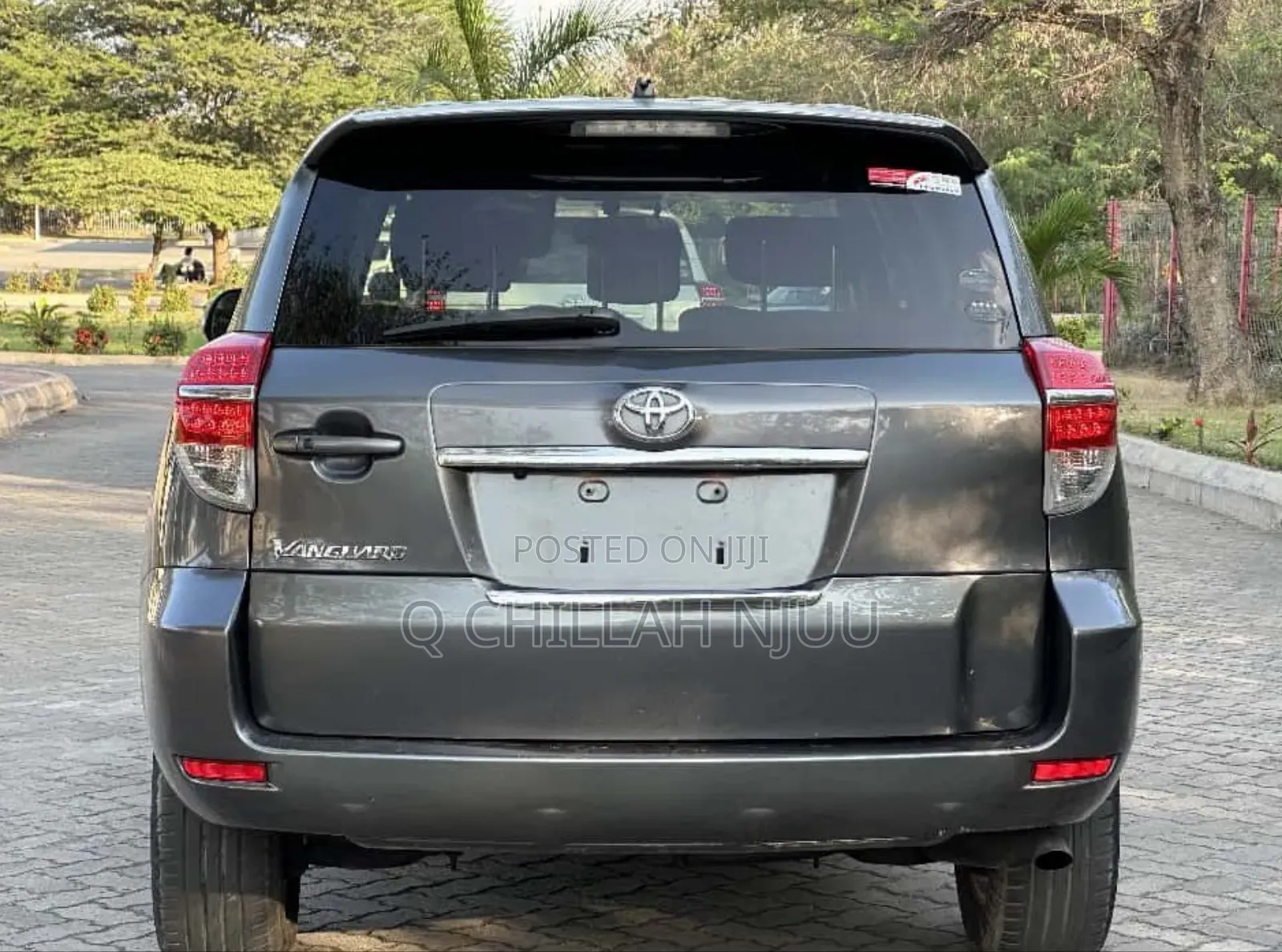 Toyota Vanguard 2010 Gray