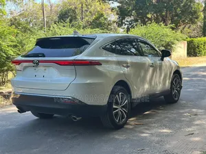 Toyota Harrier 2022 White