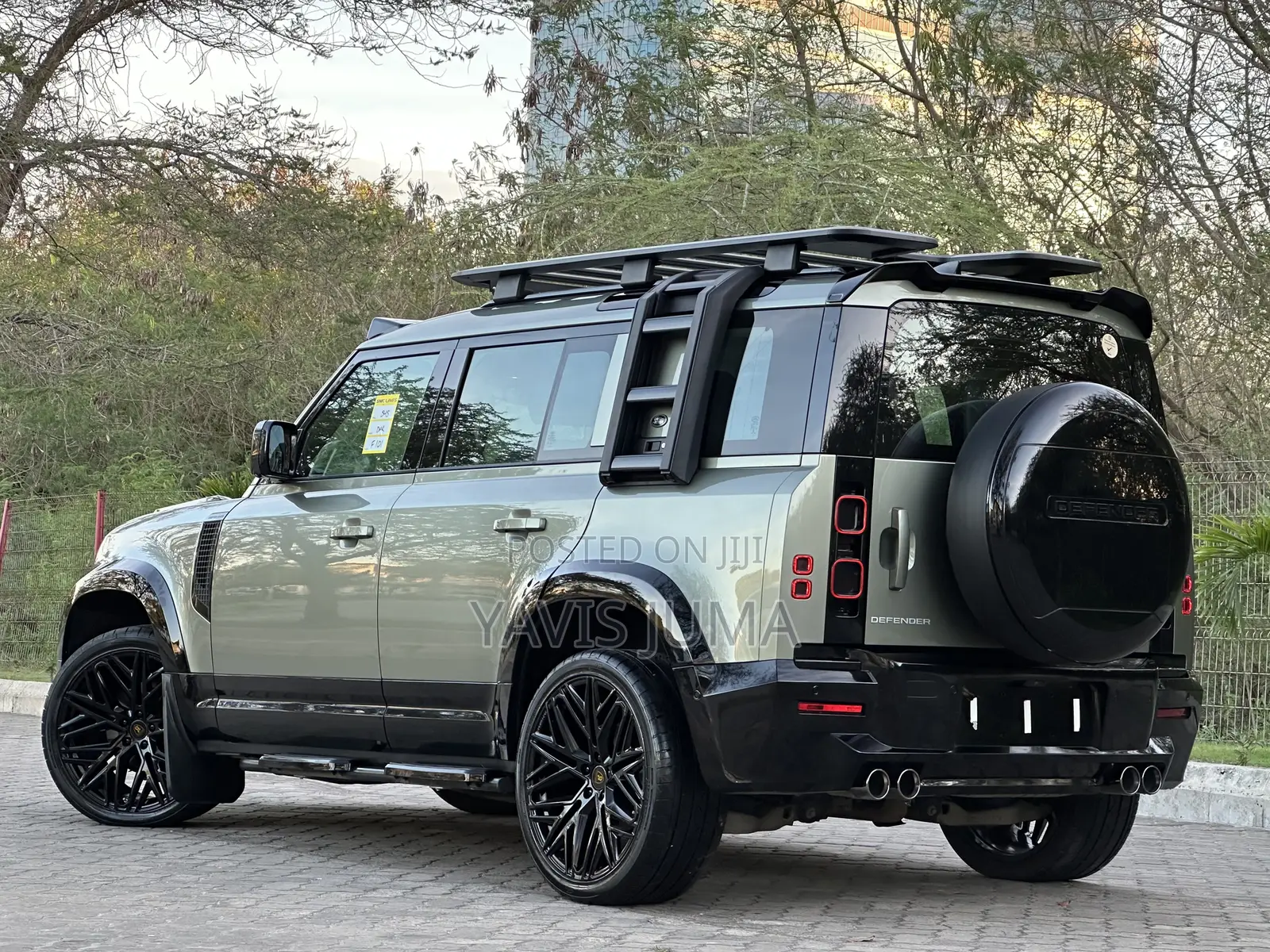 Land Rover Defender 2022 Green