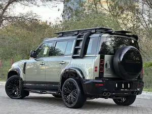 Land Rover Defender 2022 Green