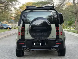 Land Rover Defender 2022 Green