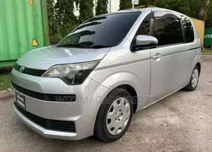 Toyota Spade 2014 Teal