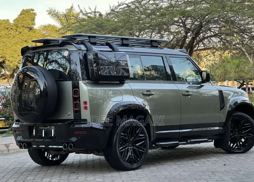 Land Rover Defender 2022 Green