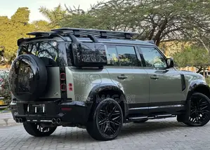 Land Rover Defender 2022 Green