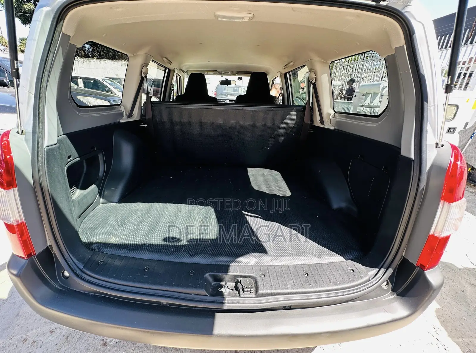 Toyota Succeed 2015 Silver