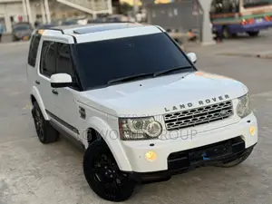 Land Rover Discovery 2011 White
