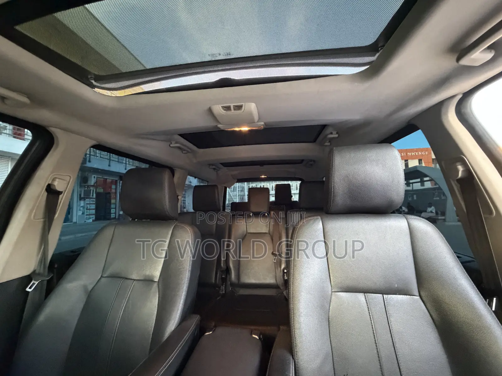 Land Rover Discovery 2011 White
