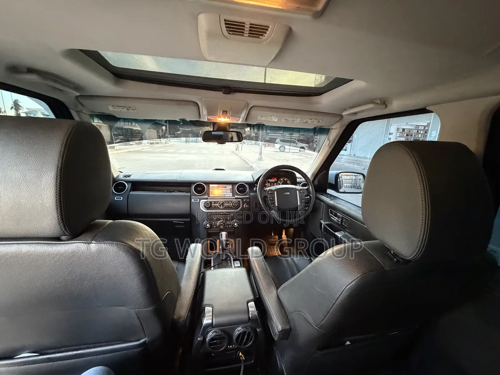 Land Rover Discovery 2011 White
