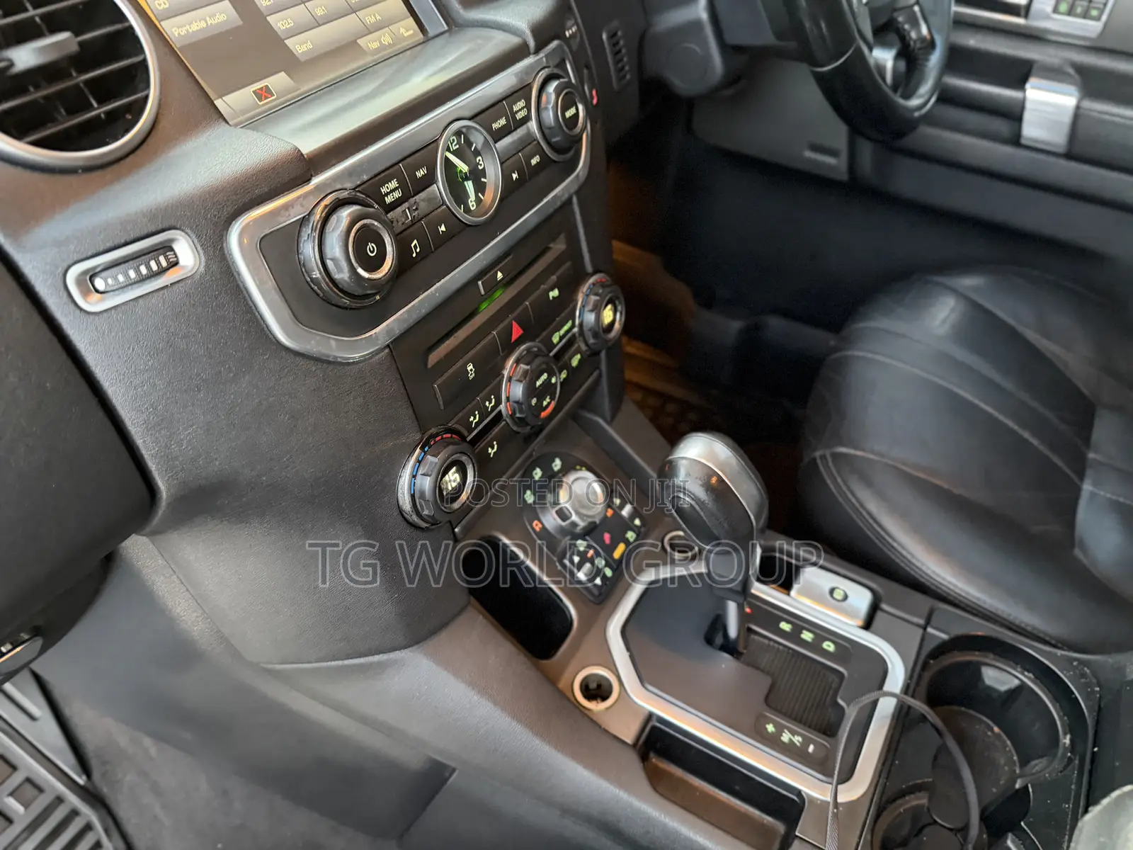 Land Rover Discovery 2011 White