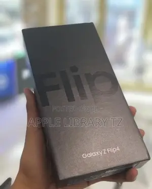 New Samsung Galaxy Z Flip4 512 GB Purple