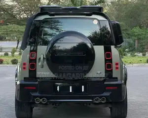Land Rover Defender 2023 Teal