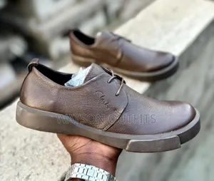 Viatu Kwa Wanaume or Men's Shoes Vimetengenezwa Kuimiri Hali Tofauti