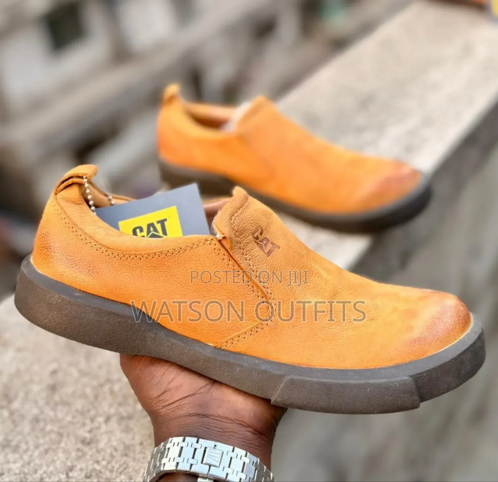 Viatu Kwa Wanaume or Men's Shoes Vimetengenezwa Kuimiri Hali Tofauti