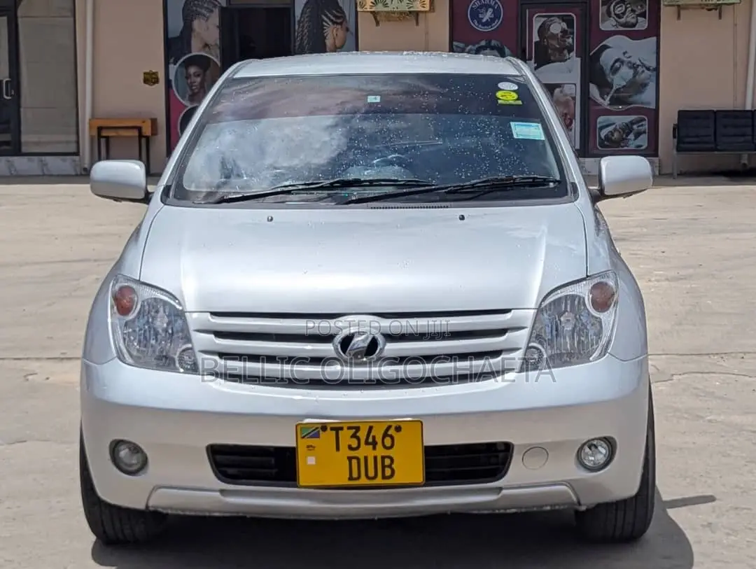Toyota IST 2007 Silver