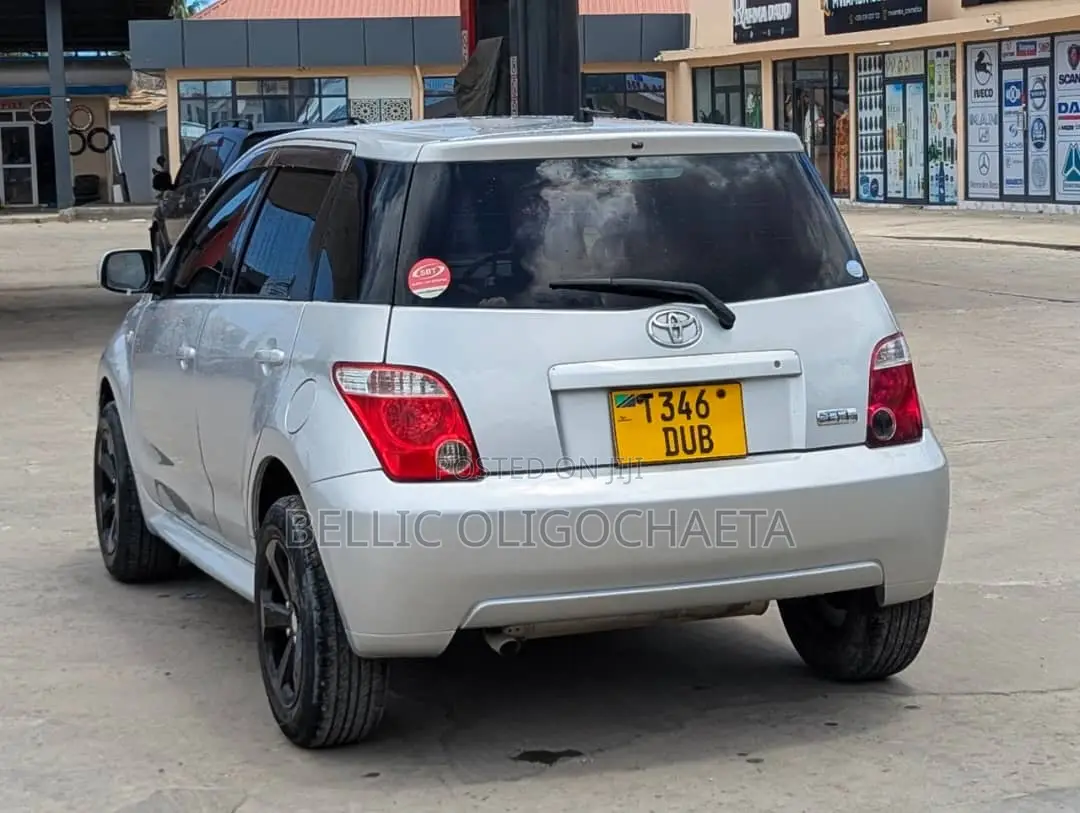 Toyota IST 2007 Silver
