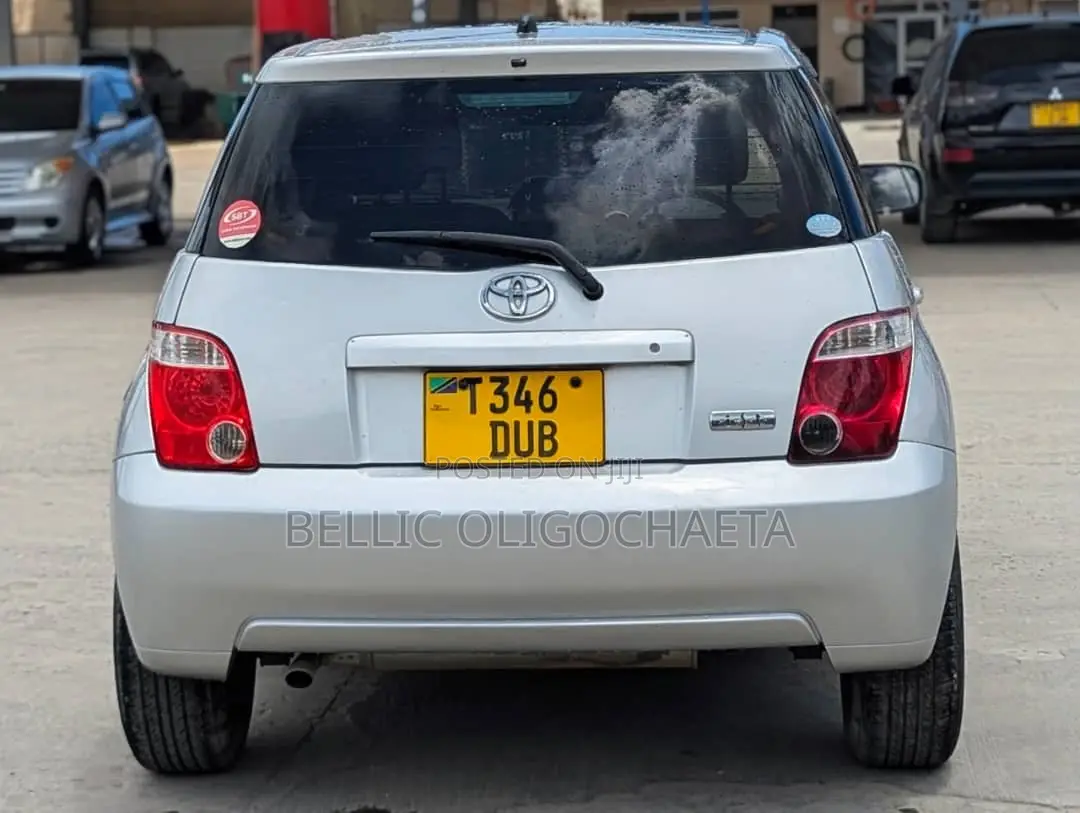 Toyota IST 2007 Silver