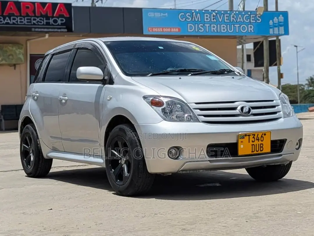 Toyota IST 2007 Silver