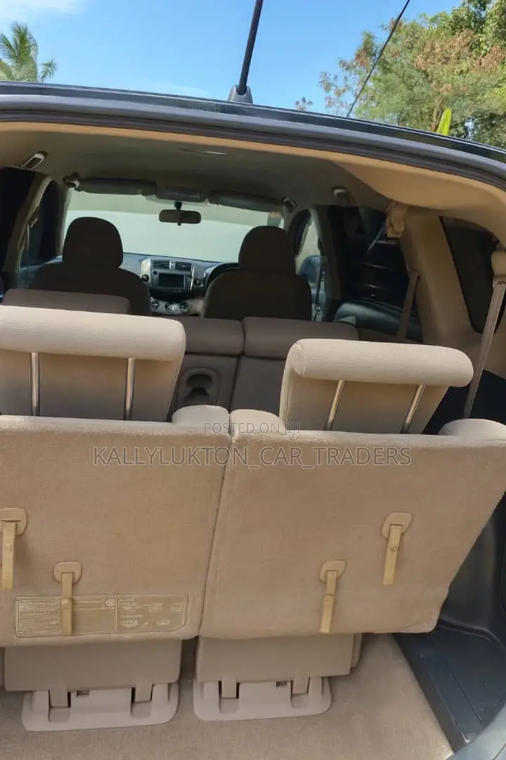 Toyota Vanguard 2010 Black