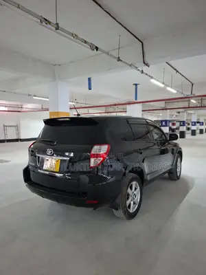 Toyota Vanguard 2010 Black