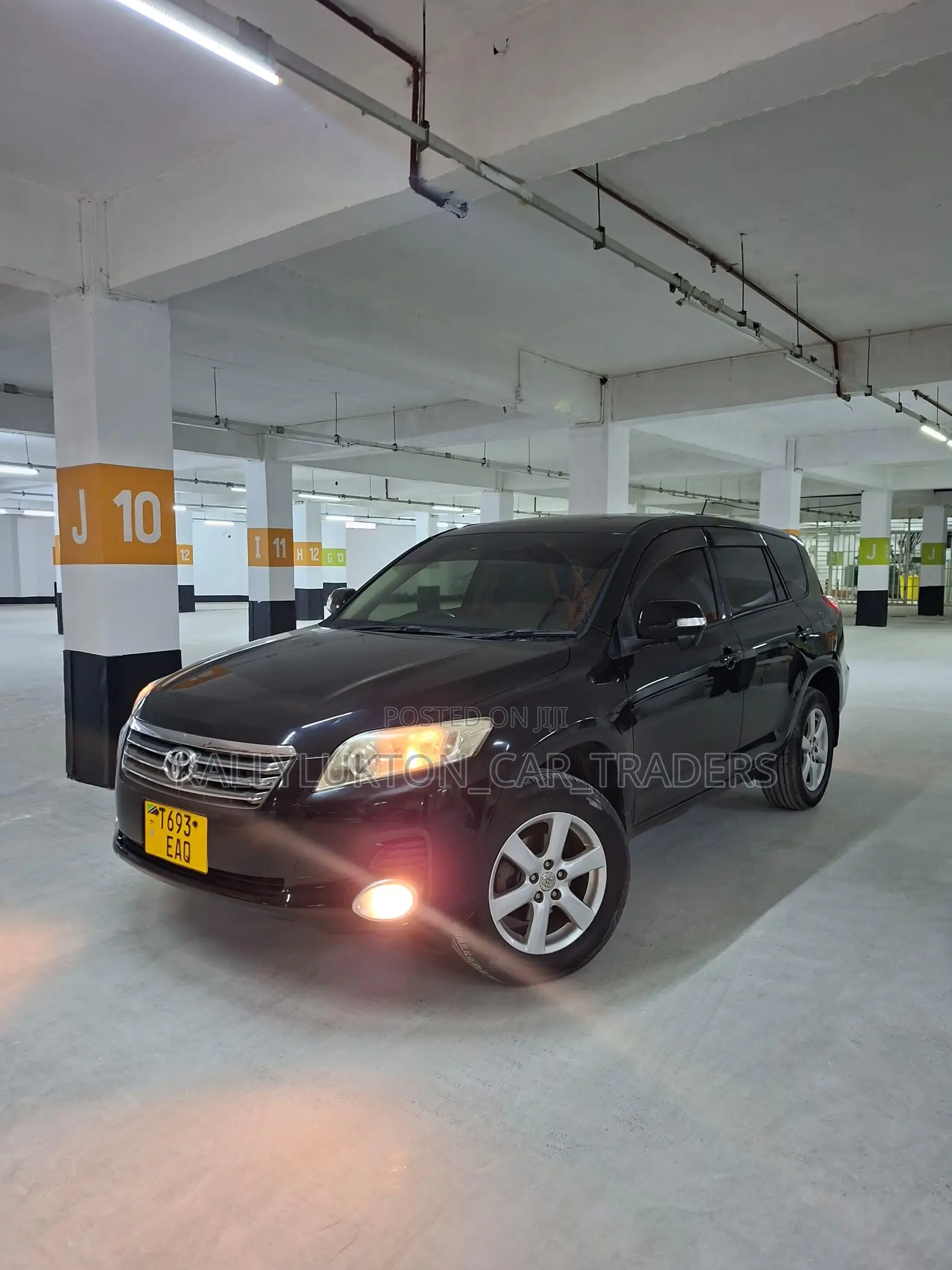 Toyota Vanguard 2010 Black
