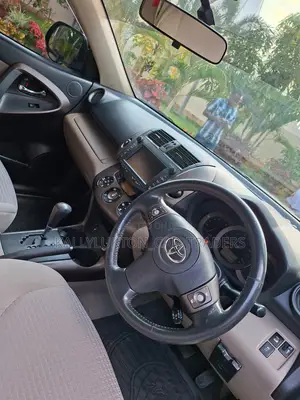 Toyota Vanguard 2010 Black