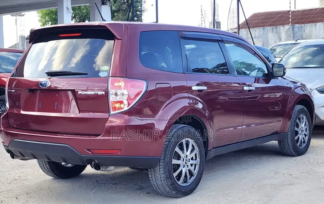 Subaru Forester 2010 Maroon