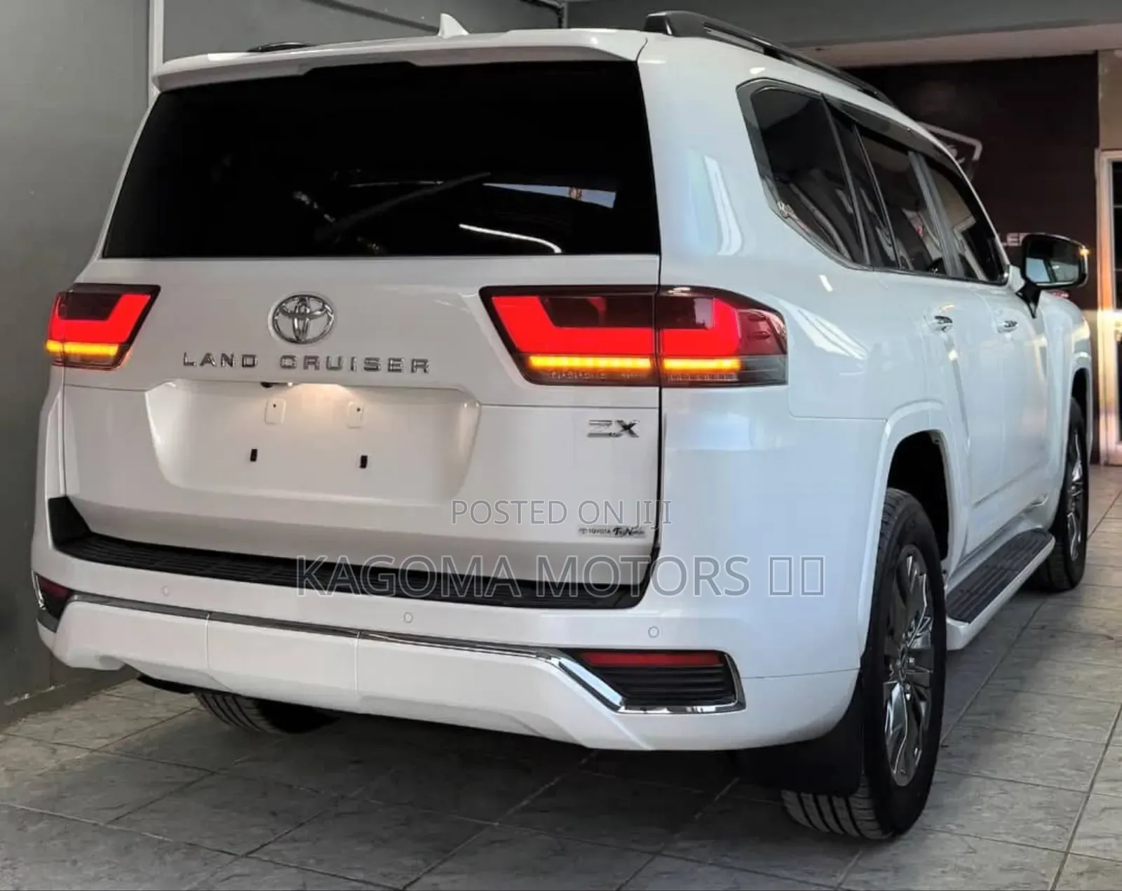 Toyota Land Cruiser 2023 White