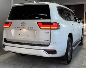 Toyota Land Cruiser 2023 White