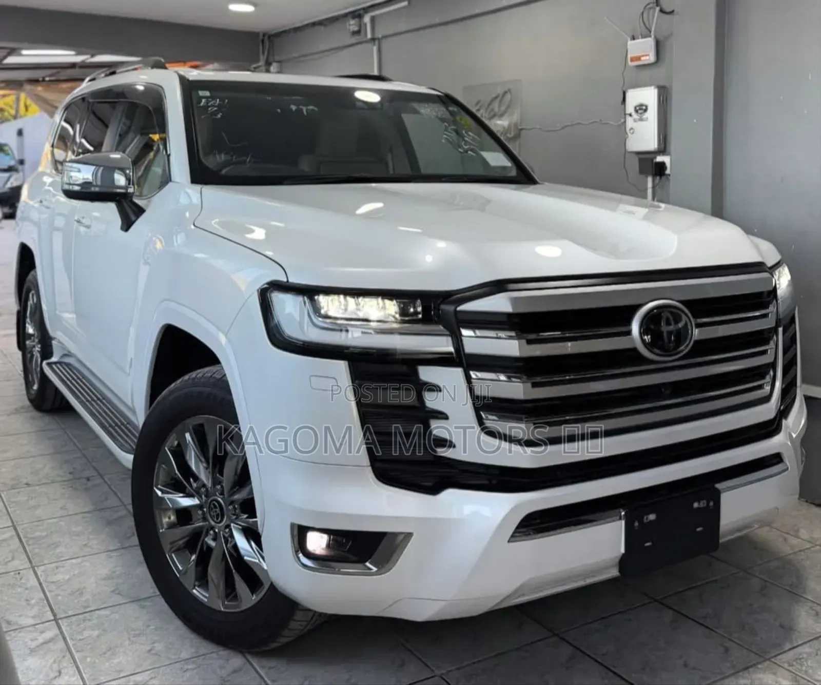 Toyota Land Cruiser 2023 White