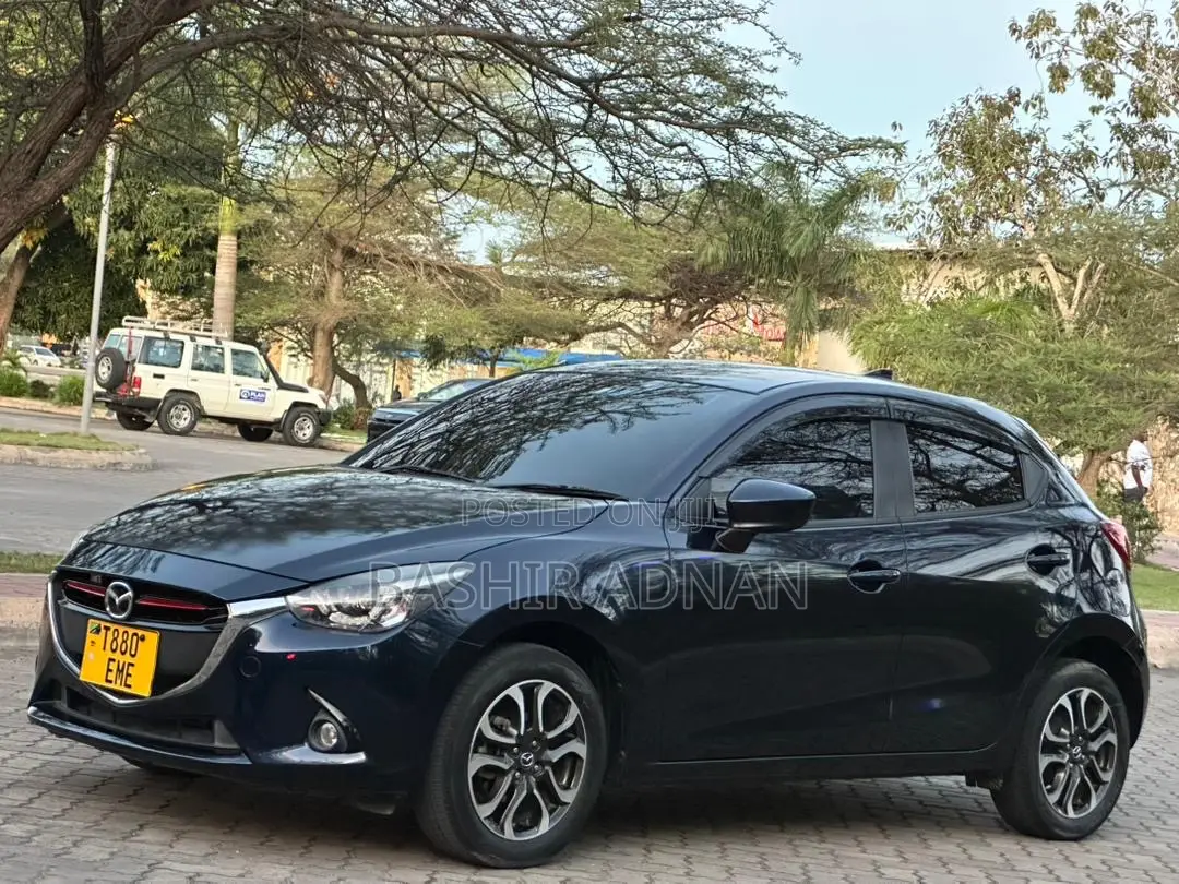 Mazda Demio 2016 Black