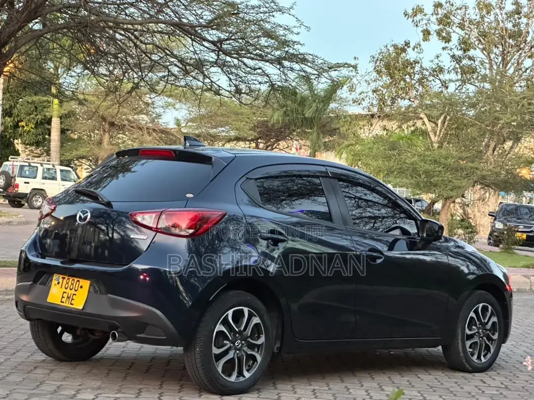 Mazda Demio 2016 Black