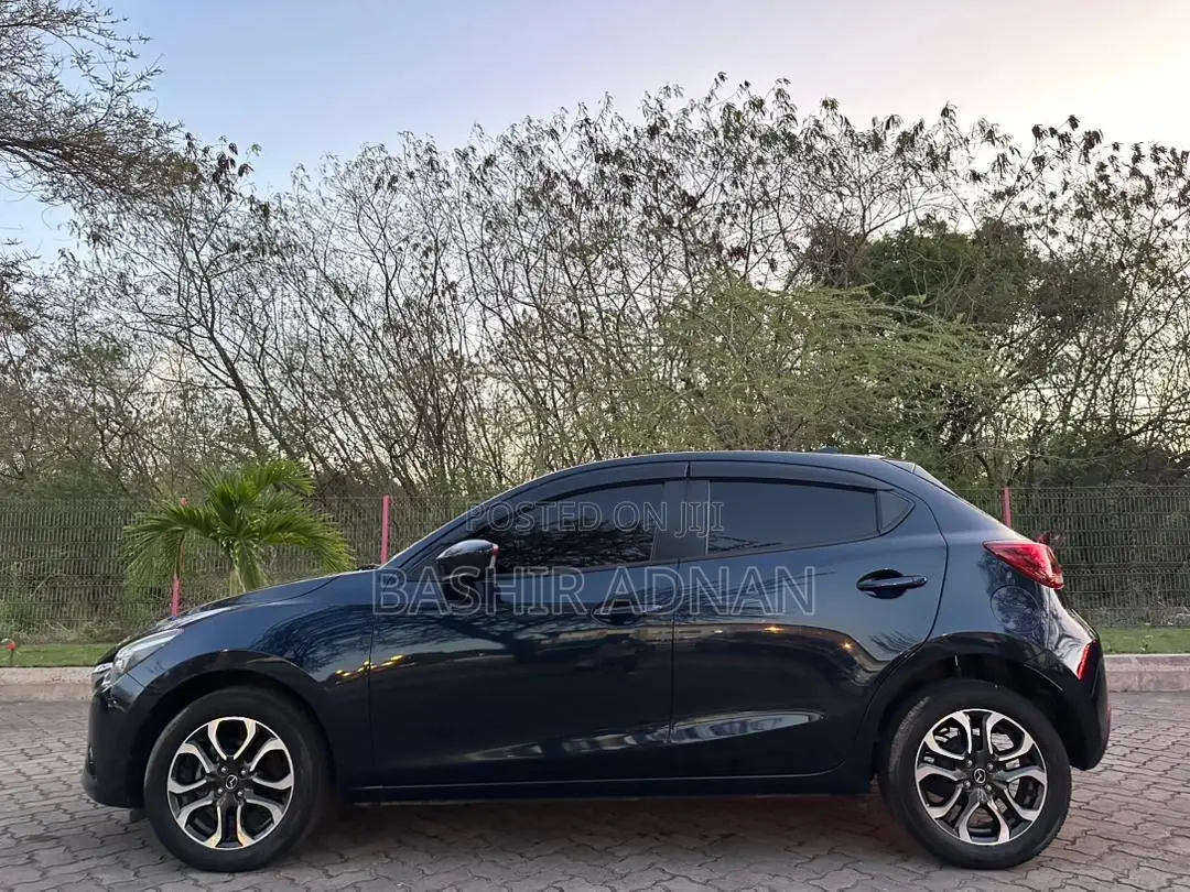 Mazda Demio 2016 Black