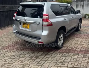 Toyota Land Cruiser Prado 2014 Silver